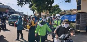 Pemerintah Kabupaten Bandung Serentak Bagi Bagi Masker Demi Mencegah Virus Covid-19.ke 31 Kecamatan di Kab Bandung.