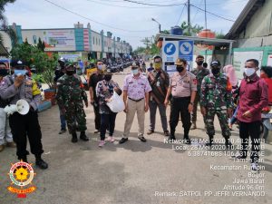 Sosialisasi Protokol Kesehatan Persiapan New Normal Di Pasar Cicangkal Dan Minimarket