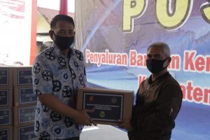 Kabid Humas Polda Jabar : Kapolres Majalengka Serahkan Secara Simbolis Paket Sembako Tagap ke II Bantuan Kerohiman dari Menteri Parawisata dan Ekonomi Kreatif