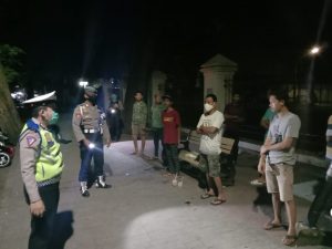 Ditsamapta Polda Banten Rutin Lakukan Patroli Malam Guna Mencegah Masyarakat yang Berkumpul