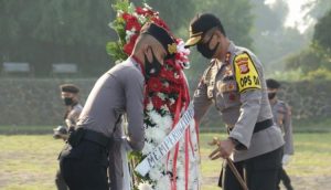 Kapolda Jabar, Ziarah Kubur Ke Makam Mengenang Jasa Para Pahlawan Bangsa