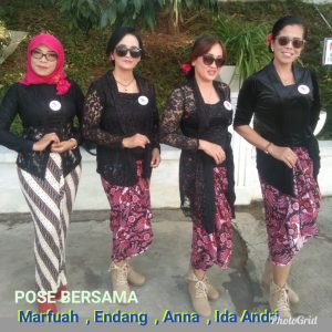 Wanita Berkebaya Dukung Lomba Los Dol Ambarawa