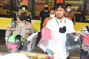 Kabid Humas Polda Jabar : Jambret Yang Beraksi Hingga Seret Korbannya Dibekuk Sat Reskrim Polrestabes Bandung Polda Jabar