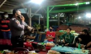Ops Yustusi Polsek Panyingkiran Langsung ke Desa Berikan Himbauan Warga di Malam Hari
