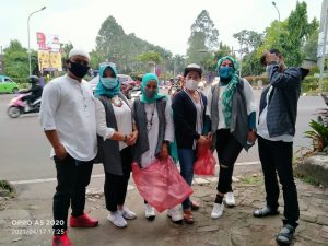 Indahnya Berbagi Takjil di Bulan Ramadhan 1442 H