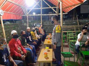 Patroli Dialogis Bhabinkamtibmas Polsek Kasokandel Ajak Warga Untuk Patuhi Protokol Kesehatan