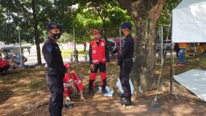 Sepanjang Hari, Sat Brimob Polda Jabar Edukasikan Prokes Kepada Warga Cirebon Dimasa PPKM
