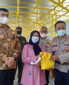 Kabid Humas Polda Jabar : Polisi Pantau Kegiatan Gebyar Vaksinasi Di Desa Srirahayu Kec. Cikancung