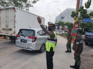 Hadapi Arus Mudik Lebaran 2022, Polisi Majalengka Lakukan Pengaturan Lantas di Posyan Rest Area Tol Cipali