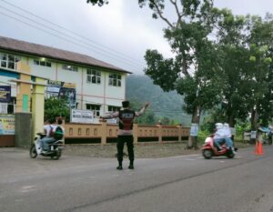 Gatur Lalin Di Pagi Hari, Bentuk Pelayanan Polsek Sindangwangi Kepada Anak Sekolah