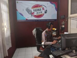 Talk Show Radio, Satlantas Polres Majalengka Berikan Himbauan “Etika Tata tertib dan Sopan Santun berlalu lintas”