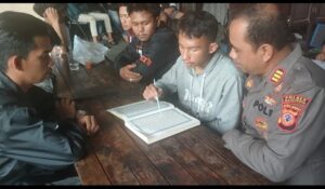 Anggota Genk Motor Dapatkan Pembinaan Melalui Belajar Ngaji Dari Kasat Samapta Polres Majalengka       