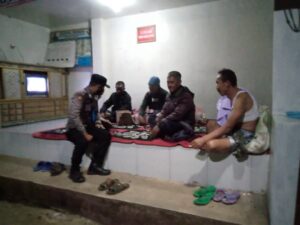 Ciptakan Sit aman Dan Kondusif, Personil Polsek Argapura Laksanakan Patroli Malam 