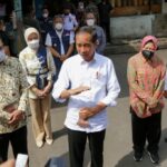Sapa Masyarakat di Pasar Cicaheum, Presiden Berharap Bansos Digunakan untuk Keperluan Produktif