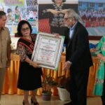 Breaking News : Membaca, Menulis dan Berhitung (Calistung) Bukan Lagi Persyaratan Masuk SD, Bunda PAUD dan Bupati Simalungun Menerima Penghargaan dari KOMNAS Perlindungan Anak