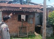 Polsek Cibatu Polres Garut Cek TKP Kebakaran Rumah
