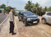 Polsek Cibatu Polres Garut Evakuasi Korban Kecelakaan Beruntun Di Jalan Raya Limbangan Bandrek