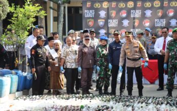 Ribuan Minuman Keras Dan Knalpot Bising Di Musnahkan Polres Garut