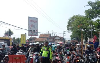 Jalur Limbangan Malangbong Padat, Polres Garut Lakukan One Way