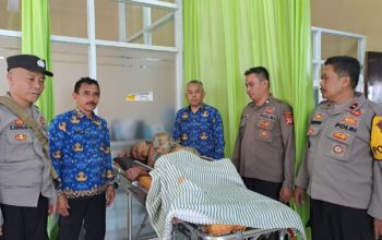 Bhabinkamtibmas Polsek Garut Kota Polres Garut Selamatkan Wanita Lansia