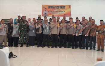 Jumat Curhat Kapolrestabes Bandung di Wilayah Polsek Cidadap, Tampung Keluhan Masyarakat