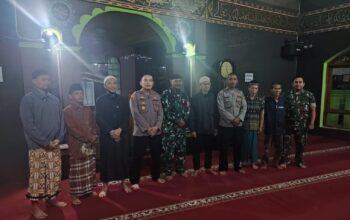 Sinergitas TNI POLRI, Kapolsek Lengkong Bersama danramil, Laksanakan Shalat Subuh Keliling