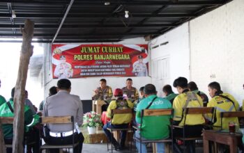 Ciptakan Kamtibmas Kondusif Jelang Pemilu, Polres Banjarnegara Gelar Jumat Curhat Bersama Ojol