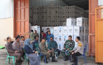 Polres Garut Pengamanan Kegiatan Peluncuran Distribusi Kelengkapan Logistik Pemilu 2024 Ke 10 Kecamatan di Kabupaten Garut