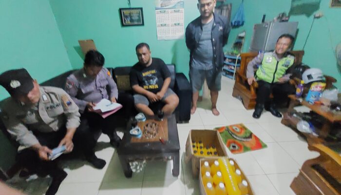 Kapolsek Muntilan Pimpin Operasi Miras, Puluhan Botol Berbagai Jenis Berhasil Diamankan