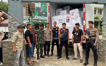 Sat Samapta Polres Garut Kawal Distribusi Logistik Pemilu Tahun 2024 Untuk Kecamatan Banjarwangi