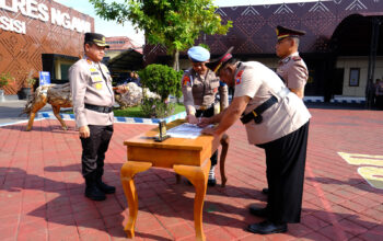 Kapolres Ngawi Pimpin Sertijab Pejabat Utama dan Kapolsek