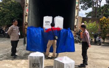 Polres Sukoharjo Terjunkan Personel Kawal Pendistribusian Logistik Pemilu
