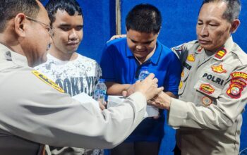 Wujud Kepedulian Polri, Kapolsek Duren Sawit Kunjungi Anak Anak penyandang Disabilitas