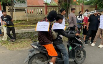 Kabid Humas Polda Jabar : Polisi Gelar Rekonstruksi Pembunuhan di Depan Halaman SD Negeri Simpeureum II