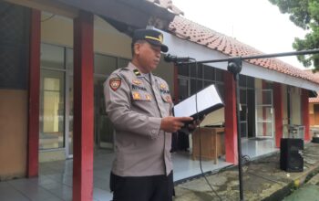 Jadi Pembina Upacara di SMPN 2 Sukahaji, Kanit Samapta Himbau Larangan Knalpot Brong