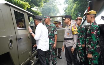 Pastikan Situasi Kondusif saat Pencoblosan, TNI-POLRI dan Aparat Lainnya Patroli Gabungan 