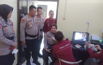 Pengamanan TPS, Jajaran Polsek Sukahaji Polres Majalengka Periksa Kesehatan Personel Sebelum Bertugas