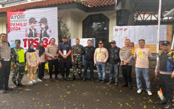 Kapolsek Sukajadi dan Forkopimcam Kecamatan Sukajadi Cek TPS di Hari Pencoblosan Pada Pemilu 2024