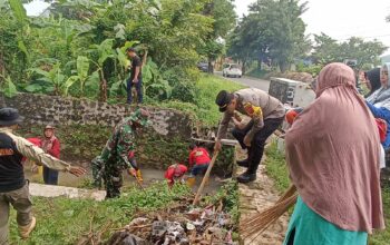 Bangkitkan Kesadaran Masyarakat, Kapolsek Sukahaji Hadiri Acara Peringatan Hari Peduli Sampah Nasional