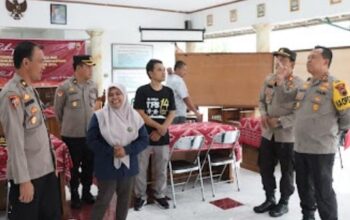 Mengecek dan Memantau Penghitungan Suara, Kapolres Jepara Apresiasi Kinerja Petugas