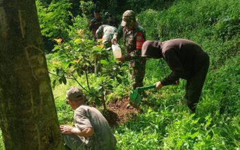 Perkuat Bantaran DAS Citarum Sektor 2 Citarum Harum Subsektor 6 Gelar Aksi Tanam Pohon