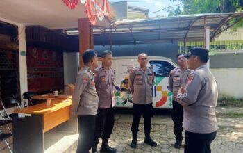 Kabid Humas Polda Jabar : Komitmen Polisi Jaga Keamanan dan Ketertiban di Kantor Bawaslu Pasca Pemilu 2024