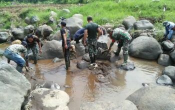 Satgas Citarum Harum Sektor 2 Rutin Patroli dan Pembersihan Sungai DAS Citarum di Wilayah Subsektor 4 Desa Sukarame