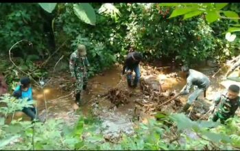 Giat Pembersihan Sungai Sektor 2 Citarum Harum Sub 3, Sub 4 dan Sub 5 Melaksanakan Patroli dan Pembersihan Sampah di Sungai Cikuray, Sungai Cihejo dan Sungai Ciherang Untuk Menjaga Aliran Sungai Supaya Mengalir dengan Lancar