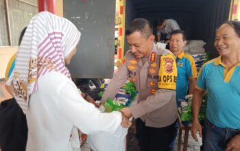 Sebanyak 10.000 paket sembako murah disalurkan ke masyarakat Kota Bandung melalui Masyarakat Tionghoa Peduli (MTP)