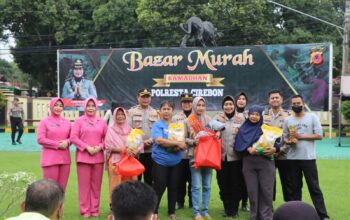 Kabid Humas Polda Jabar : Ratusan Warga Antusias Padati Bazar Murah Ramadhan yang Digelar Polisi