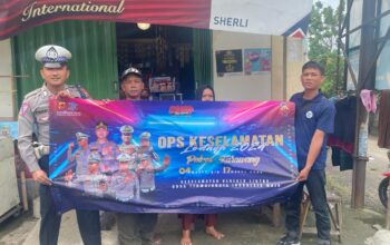 Satlantas Polres Karawang Berikan Pemahaman Soal Etika Berlalu Lintas Kepada Masyarakat