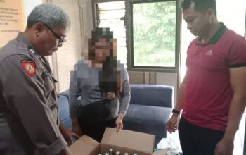 Kembali Laksanakan Operasi Pekat Candi, Polsek Limbangan Sita Belasan Botol Miras