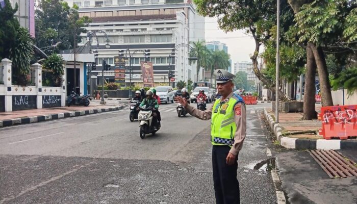 Berikan Pelayanan Kepada Masyarakat, Personil Polsek Lengkong Laksanakan Kegiatan Gatur Sore