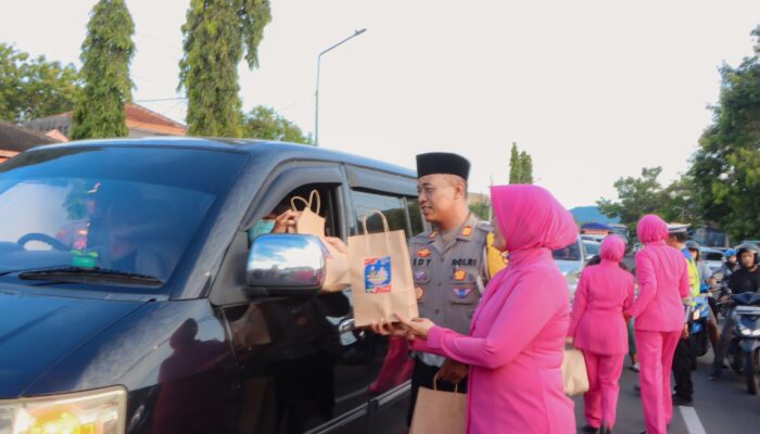 Tingkatkan Sinergi dan Soliditas, TNI-Polri Wonogiri Gelar Buka Puasa Bersama Serta Berbagi Takjil